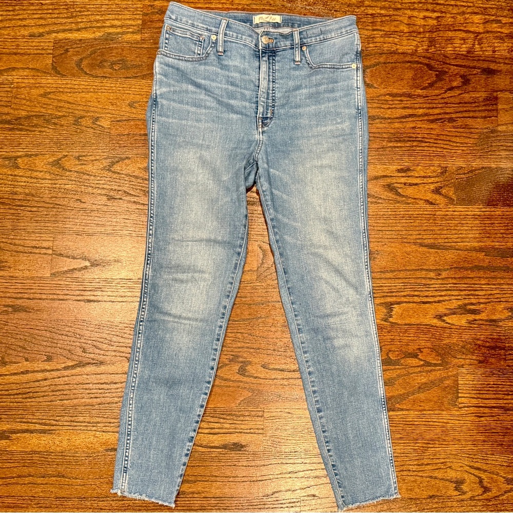 Madewell 10" High-Rise Skinny Jeans in Highview Wash: Raw-Hem Edition | Size 30
